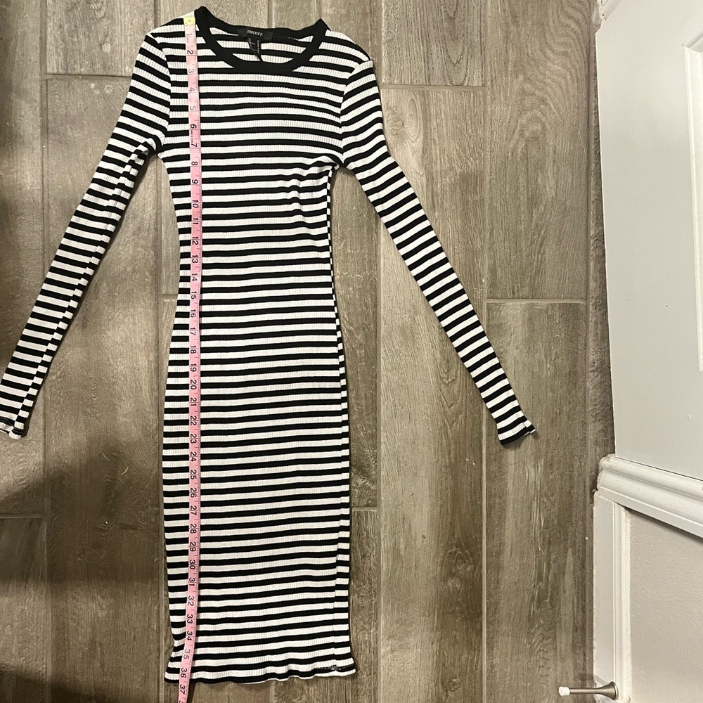 Forever 21 Long Sleeve Striped Dress Stretchy Comfortable Dress Size M - Picture 6 of 6